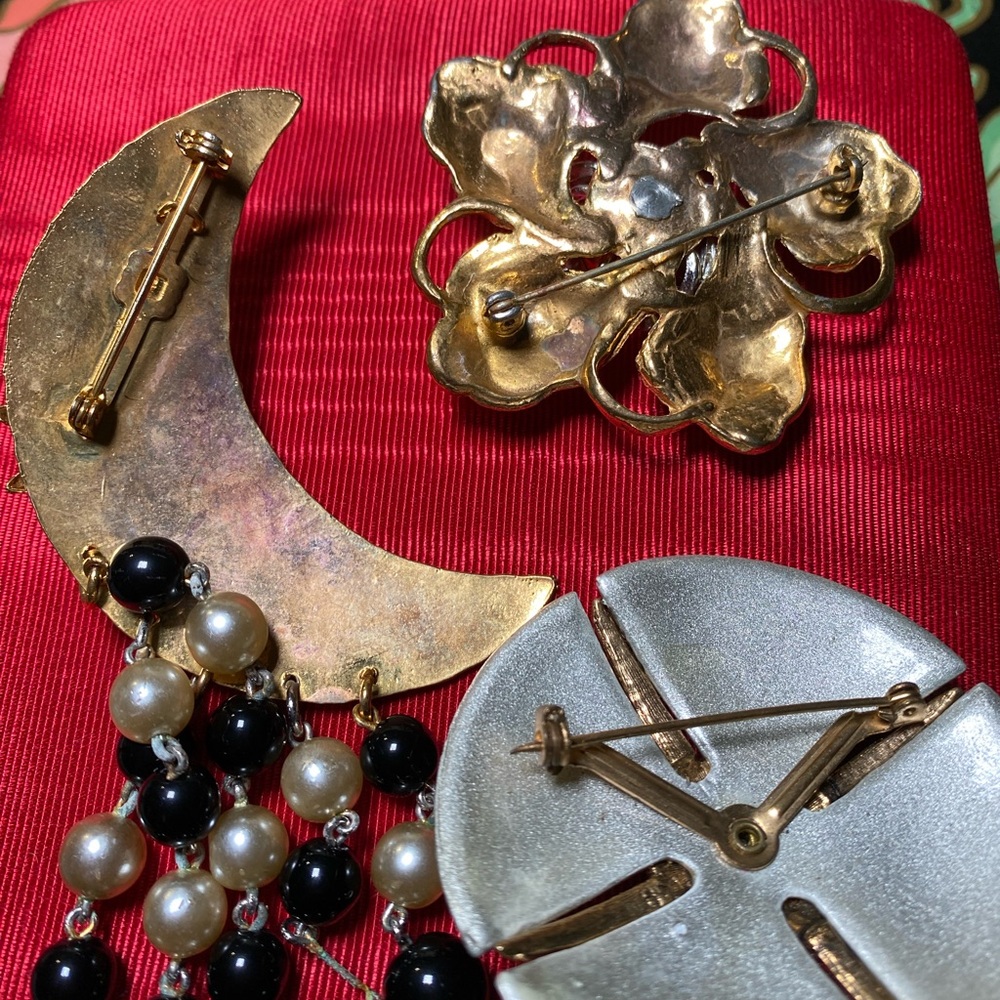 Vintage Brooches - Picture 5 of 5